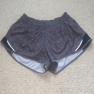 Lululemon Hotty Hot Lined 2.5” Shorts Gray Size 6